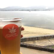 海を眺めるおしゃれな地ビールレストラン☆