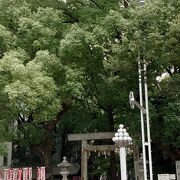 栄のど真ん中にある神社