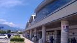 琵琶湖大橋の下にある道の駅