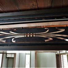 贅沢な欄間の造り