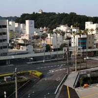 ホテルから宇和島城を見る