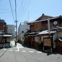 老舗の寿司店は八百鶴