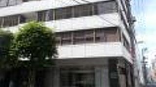 浅草の商店がある一角にあります。