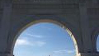 大中至正門 / 自由広場門