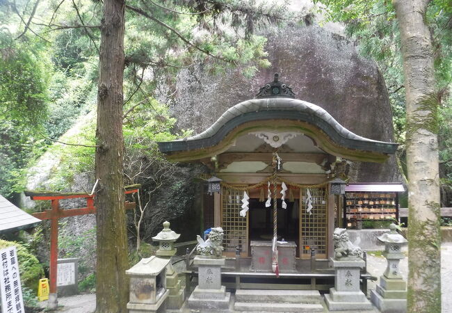 船 神社 磐 磐船神社の岩窟めぐりで修験道体験
