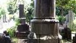 波乱の人生を愉しんだ方の碑