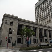 旧「横浜正金銀行神戸支店」の建物が素晴らしい