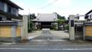 谷中の寺町にある寺院です