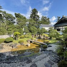 彦根城博物館、庭園。