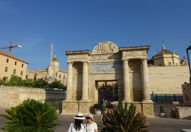 城塞都市への入口