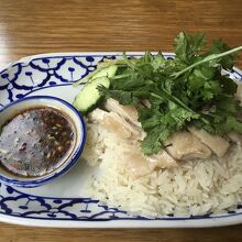 カオマンガイ。水曜日のみ。