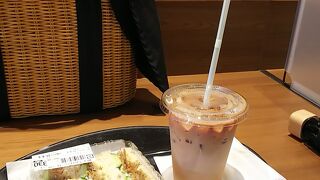 何気に便利な場所にあるイートインパンやさん