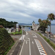 海側に建てられている祈りタコ