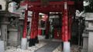 赤い幟と通天閣