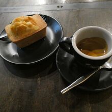 エスプレッソにケーキ