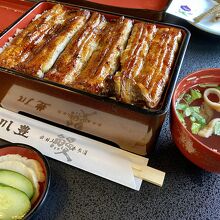 脂が乗ってふわふわで美味しい特上うな重（1.5尾）