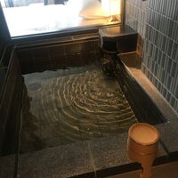 部屋付き温泉からはお部屋が見えます