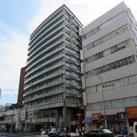 ホテルは「東栄大廈」内ですが、大廈という表現も中国風