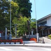 荘厳な雰囲気のただよう神社