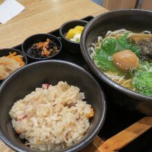 オーダーした「梅とおぼろ昆布セット」