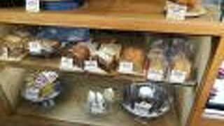 麻布十番のニューヨークスタイルのケーキ。それだけでワクワクです。