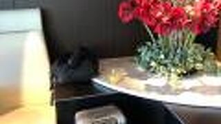 久しぶりの出張の始まりはSUITE LOUNGE