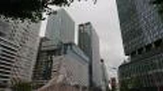 作者は、縄文土器をイメージして造ったそうです