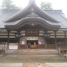 一応、本殿の様子も…。