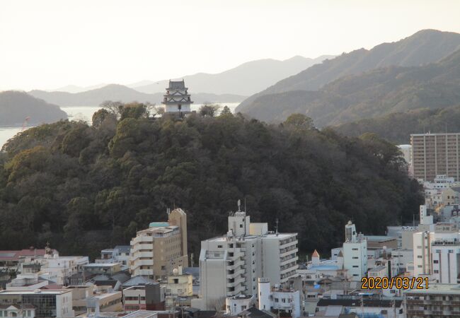 宇和島城が見えます