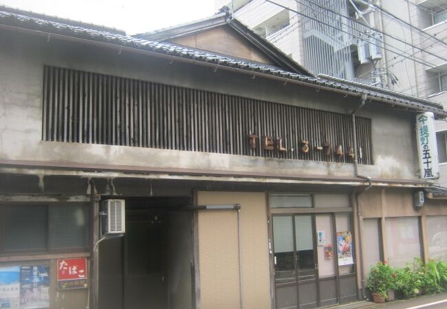 加賀提灯の老舗店として現役で頑張っています