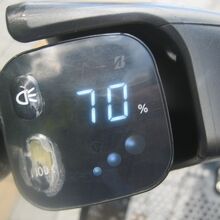 バッテリーボタンも自転車によっては老朽化が激しく感じる…。