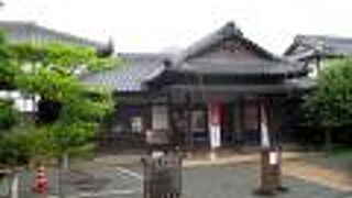 ここから眺める富士山が気に入っていたとか。