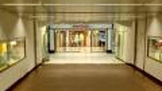 銀座駅の地下通路から