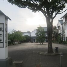 東側入口の様子