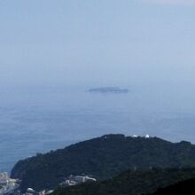 初島が見えました