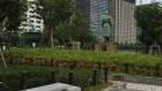 江戸城の堀沿い