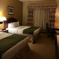 客室はアメリカのモーテルとしてはややコンパクト