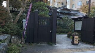 無料で入れる日本庭園