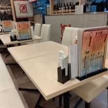 築地食堂 源ちゃんの店内の様子