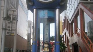 からくりが稼働すると面白そうな時計でしたが…。