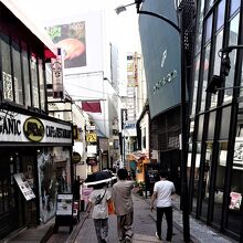 昔FM局のサテライトスタジオがあったのが懐かしい