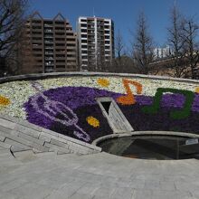 東京空襲犠牲者を追悼し平和を祈念する碑