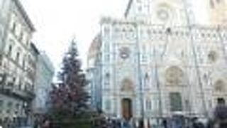 ドゥオモ前の広場