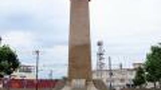 昭和10年に除幕された鳳凰像