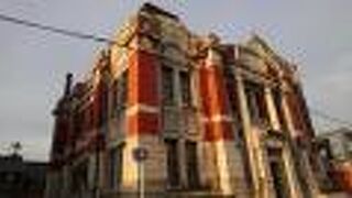 夕陽を浴びて佇む姿が絵になるな、と思いました