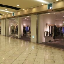 店舗はバラエティーに富んでます