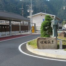 高梁駅で出迎えてくれます