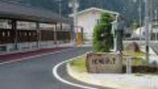 郷土資料館にも像があります