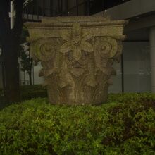 旧三菱銀行三宮支店柱頭