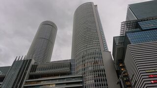 上層部分は2つに分かれる形となっています